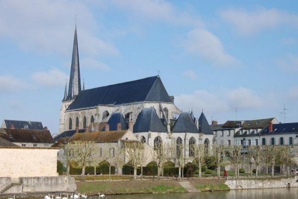 L’Eglise Saint-Jean-Baptiste située à  Nemours